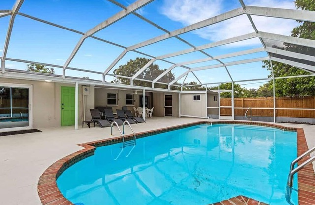 Bradenton 5BR/2BA Home w/ Pool & Mini Putt Putt