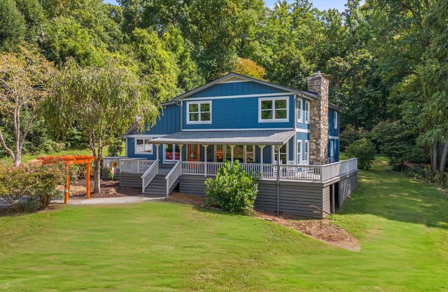 Luxury Farmhouse Haven - Hike, Relax, Explore AVL