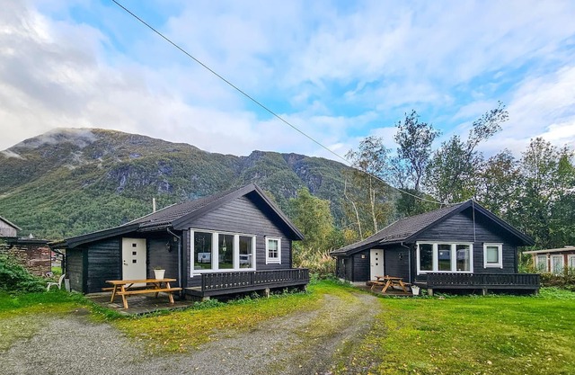 Awesome home in Røldal with WiFi