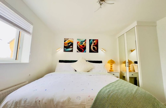 Kensington Bliss - 3 Bedroom House in Colchester