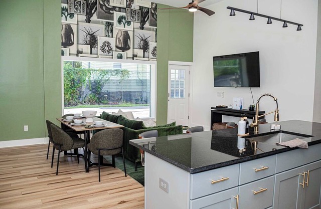 The Pearl & Oasis Duo Stylish 8BR Retreat