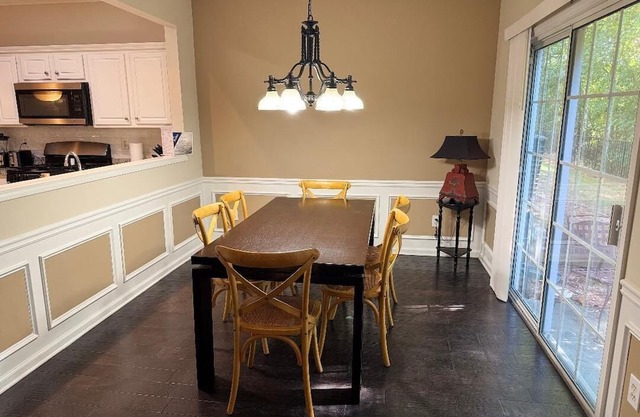 Beautiful and cozy townhome in delightful Duluth!