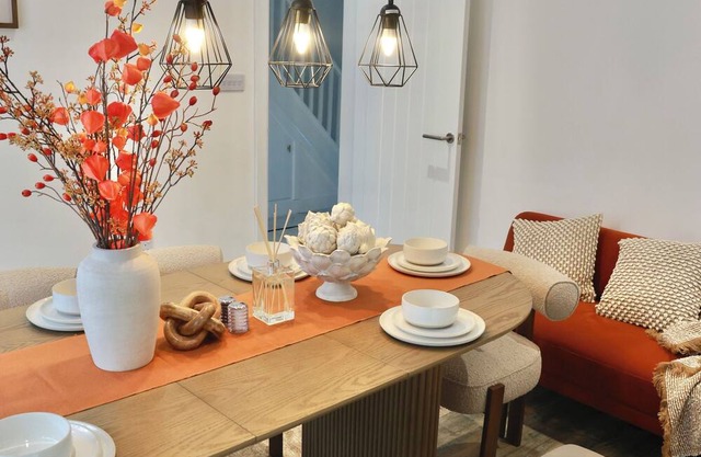 Exquisite 3 Bed Home-Free Parking-Long Stay Discounts