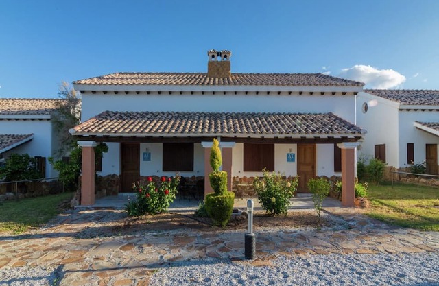 Bungalow with Pool in Pozo Alcón