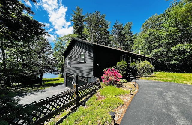 Private NH Waterfront Retreat – Hot Tub, Dog Friendly, Family & Remote Work