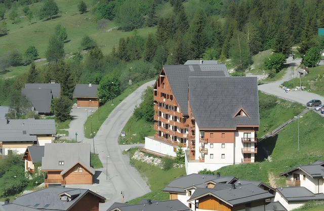 Apartment for 6 People, Saint François Longchamp (1650 m) Ski St François Longchamp