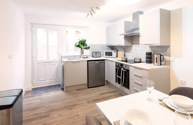 Stunning One Bed Flat Near Ely Cathedral - For Two