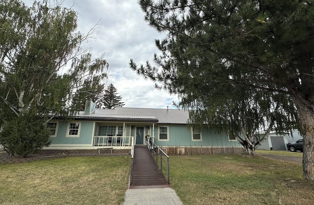 Spacious 9-bedroom house located in Montana's Favorite small town.