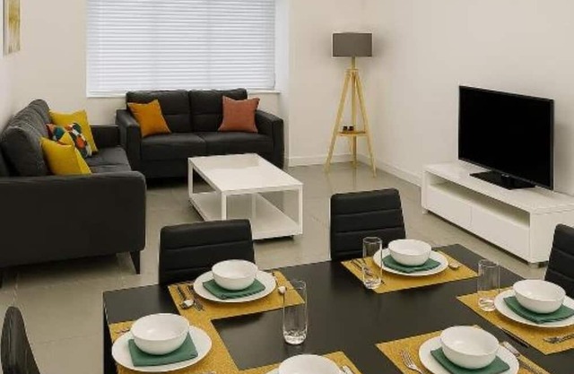 Flexistay hub at Watford (Double Room with Private Bathroom)