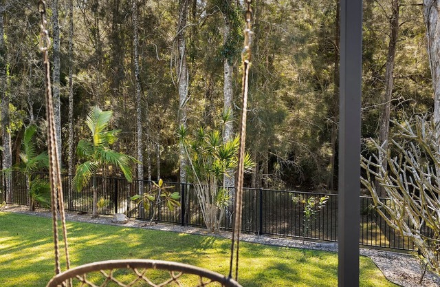 A Tranquil Bushland Escape Near the Beach