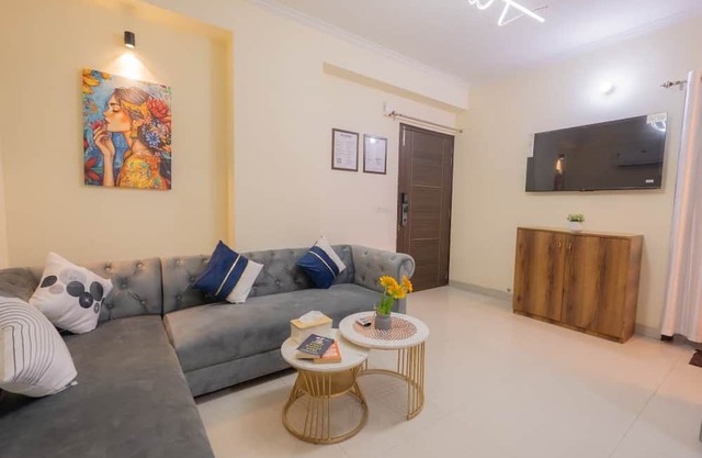 Cayetana Luxury Homestays 3BHK With Jacuzzi