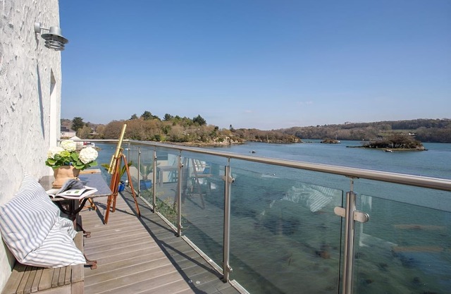 Deluxe holiday home with a view over the Menai Straits