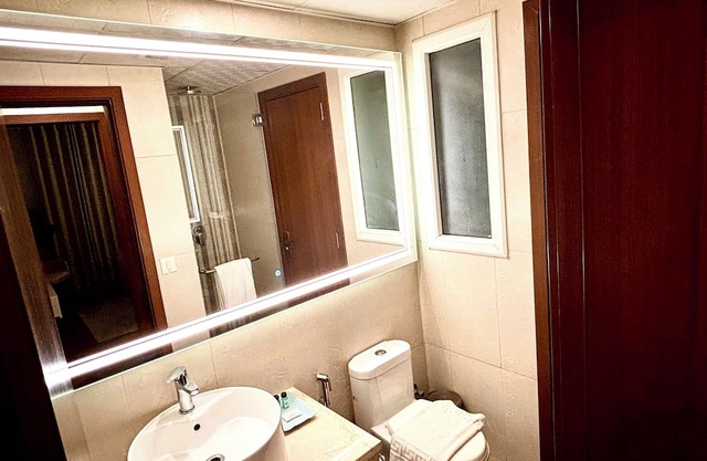 Belle Vue the cozy 1-bedroom flat is an ideal hideaway for solo travelers.