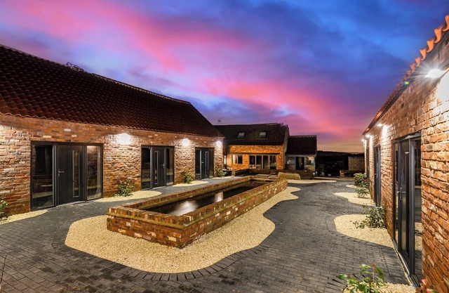 Sherwood Hideaway is a stunning, exclusive-use celebration house nestled in the heart of Sherwood Forest. Designed with unforgettable group experiences in mind.