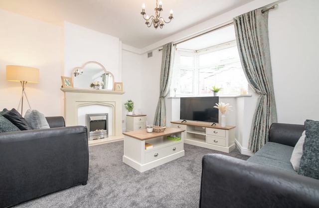 Luxury 2 Bedroom Home Near Birmingham - Fast WiFi
