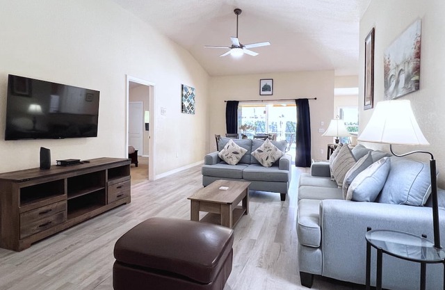 Lovely 3-Bedroom Pool Villa-1445SCD