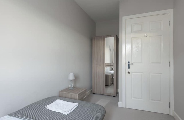 Ashland House - close to Stadium and Shopping Centre
