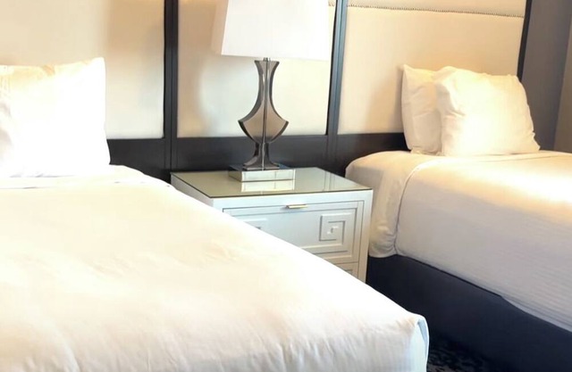 2-bedroom hotel suites with WiFi, and Full kitchen. Close to Disneyland