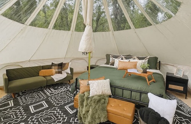 Private Stargazing Tent Hickory Hideaway – Peaceful Glamping with Fire Pit & Open Skies