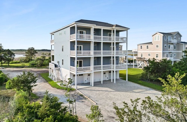 6 Bedrooms, New Construction, Ocean and Sound Views