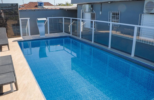 Casa completa com piscina e churrasq, pet friendly