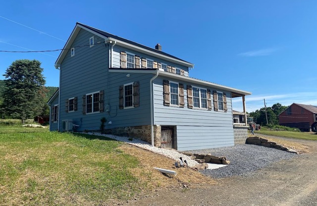 A secluded organic farm minutes from PA turnpike with AC, WiFi
