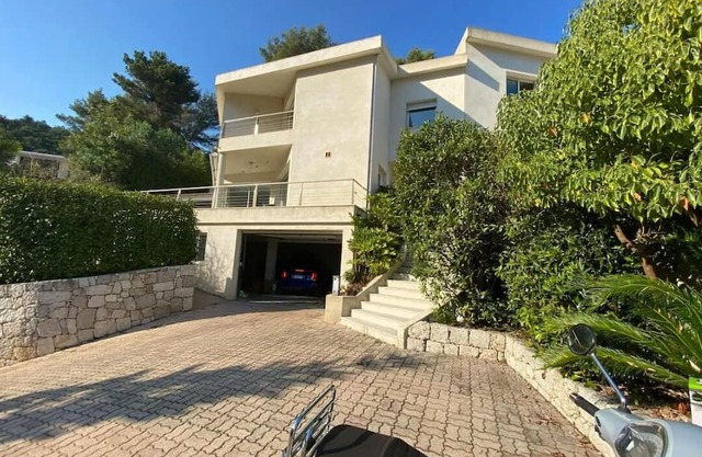 Superb villa 10 minutes from Monaco