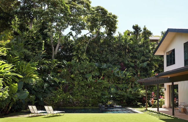 Private Diamond Head Estate-walking distance from restaurants, shops and Waikiki