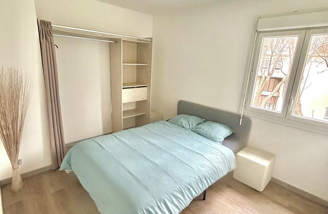 Appartement 90m2 2 chambres avec dressings et jacuzzi privée proche Marseille.