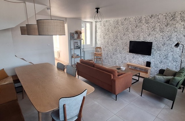 Grande maison Rouen avec extérieur. Ménage et linges inclus.
