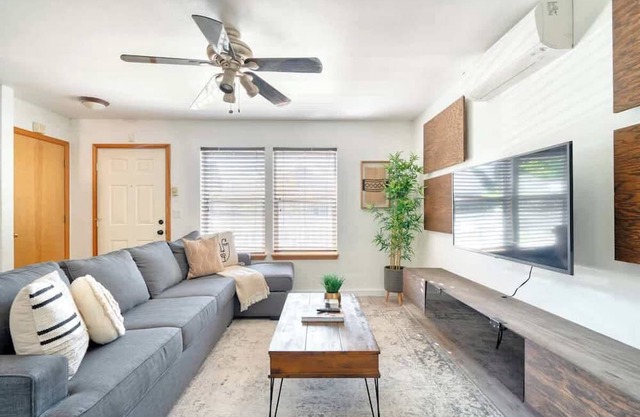 Alberta Arts Luxury, Sleeps 4, Walk Score 99