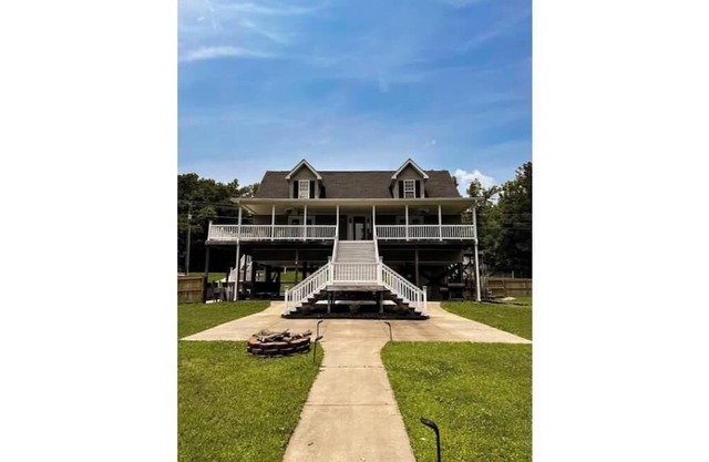 DuckedAway.Dreamy Lakefront Escape on Dutchman Creek!