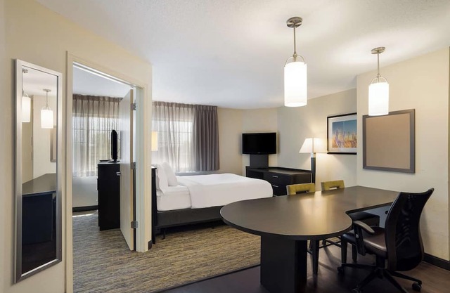 Everything You Need For The Perfect Vacation! Unit w/ 2 Queens, Pets Allowed!