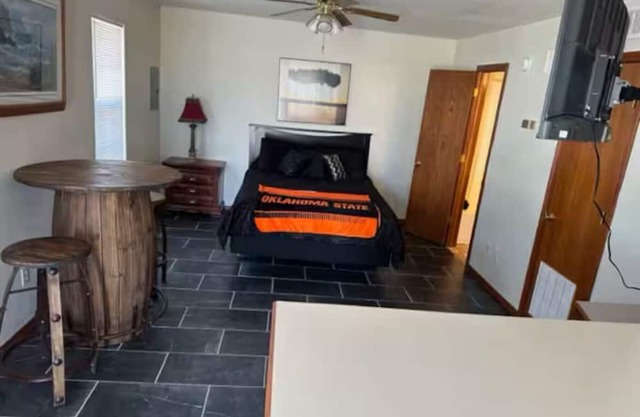 Cozy studio with AC and WiFi in amazing Stillwater