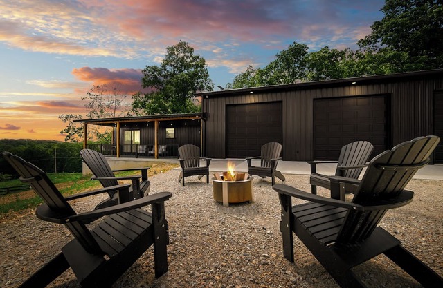 3BR/3BA Peaceful Retreat - Fire pit & Game room