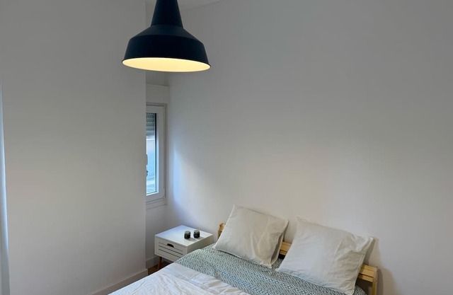 Room in an apartment 10 min from the historical center of Seville city.