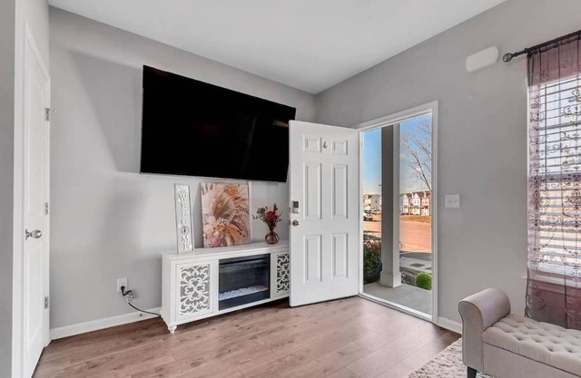Premier Townhome Close to Columbia/Spring Hill/GM/Ultium Cells-Sleeps 6/WiFi/BBQ
