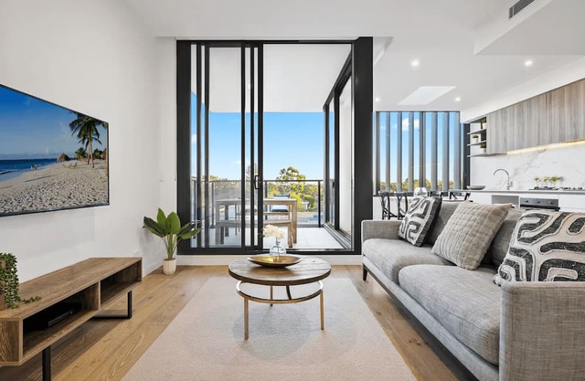 North Ryde- MP001 - Saunders Close - Approx. $925-$1300 per/week Great North Ryde Modern One Bedroom Apartment