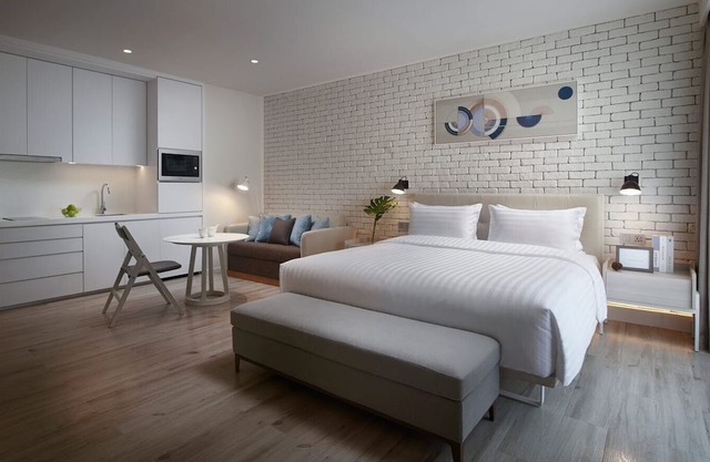 Zen Unit/ Full Service/Pet friendly/ Monthly