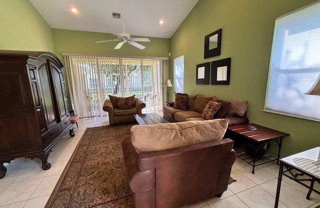 Right Direction Rentals 3 Bedroom Townhome 8160