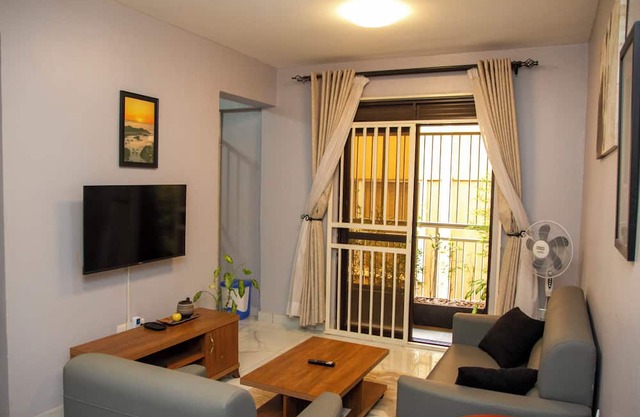 Kololo Business Suite-Pool, Gym, fast internet/ Work, Relax & Unwind