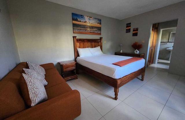Charming 1-bedroom near beaches in Runaway Bay