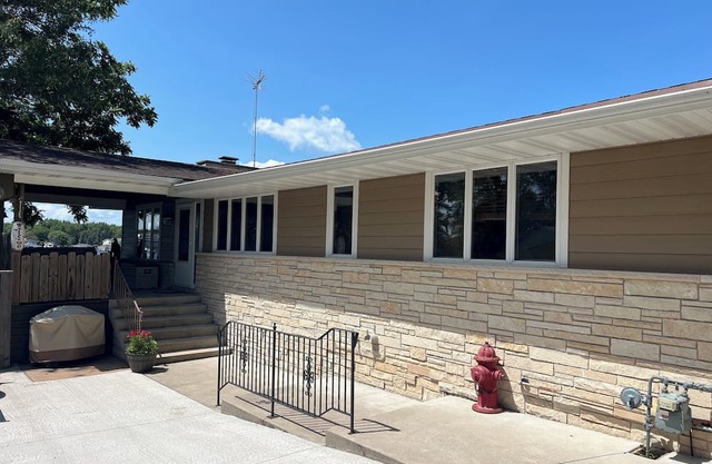 NFL Draft Week/ EAA Week 3-bedroom Lake House in beautiful Winneconne