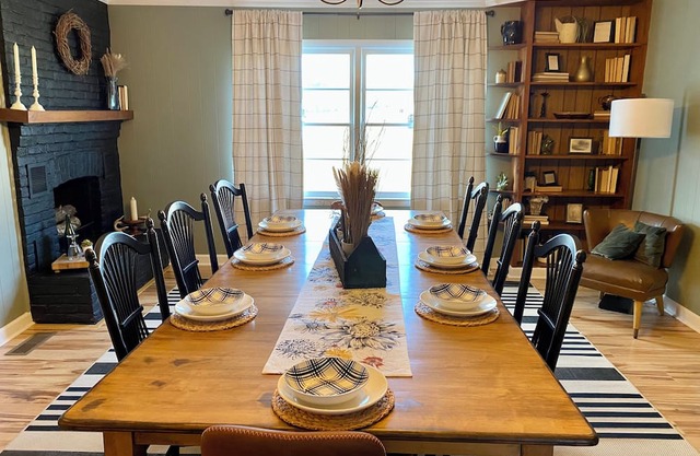 3-Bdrm Farmhouse w/ Great Mountain Views