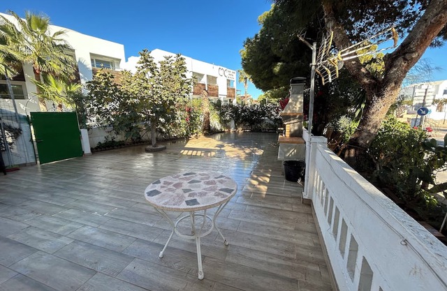 Faro de Mar, with large terrace and 5 minutes from the beach.