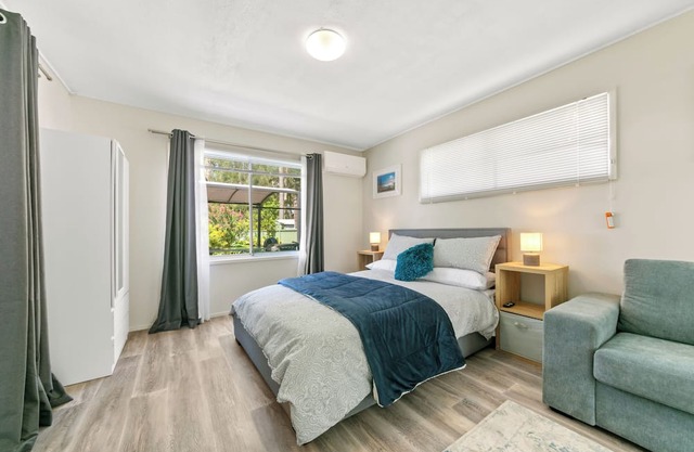 Lake Front 1BR Apt Pet Friendly, near The Entrance, Nora Head and Soldiers Beach