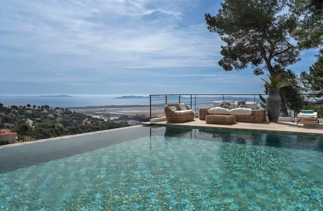 Villa d'exception - vue panoramique - 10 couchages - piscine - proximité plage