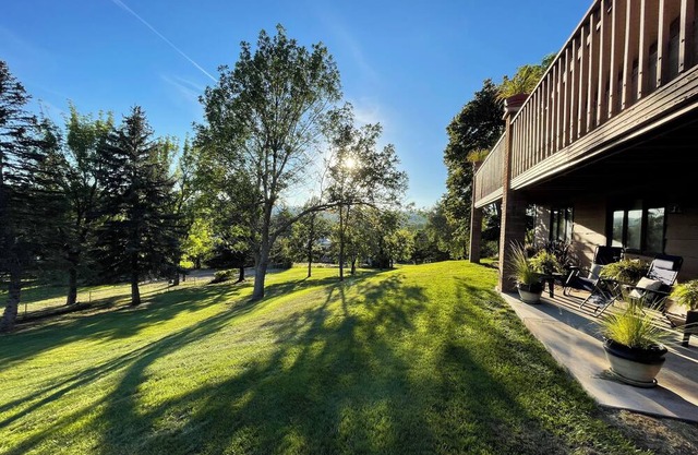 Executive Custom west side home, 10 minutes to downtown, 1 acre, in city limits