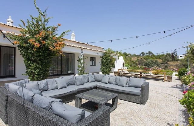9 bedroom stunning private estate in the Golden Triangle, Algarve. Heated pool