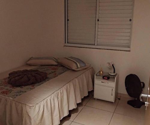 Quarto em apartamento completo no Estoril